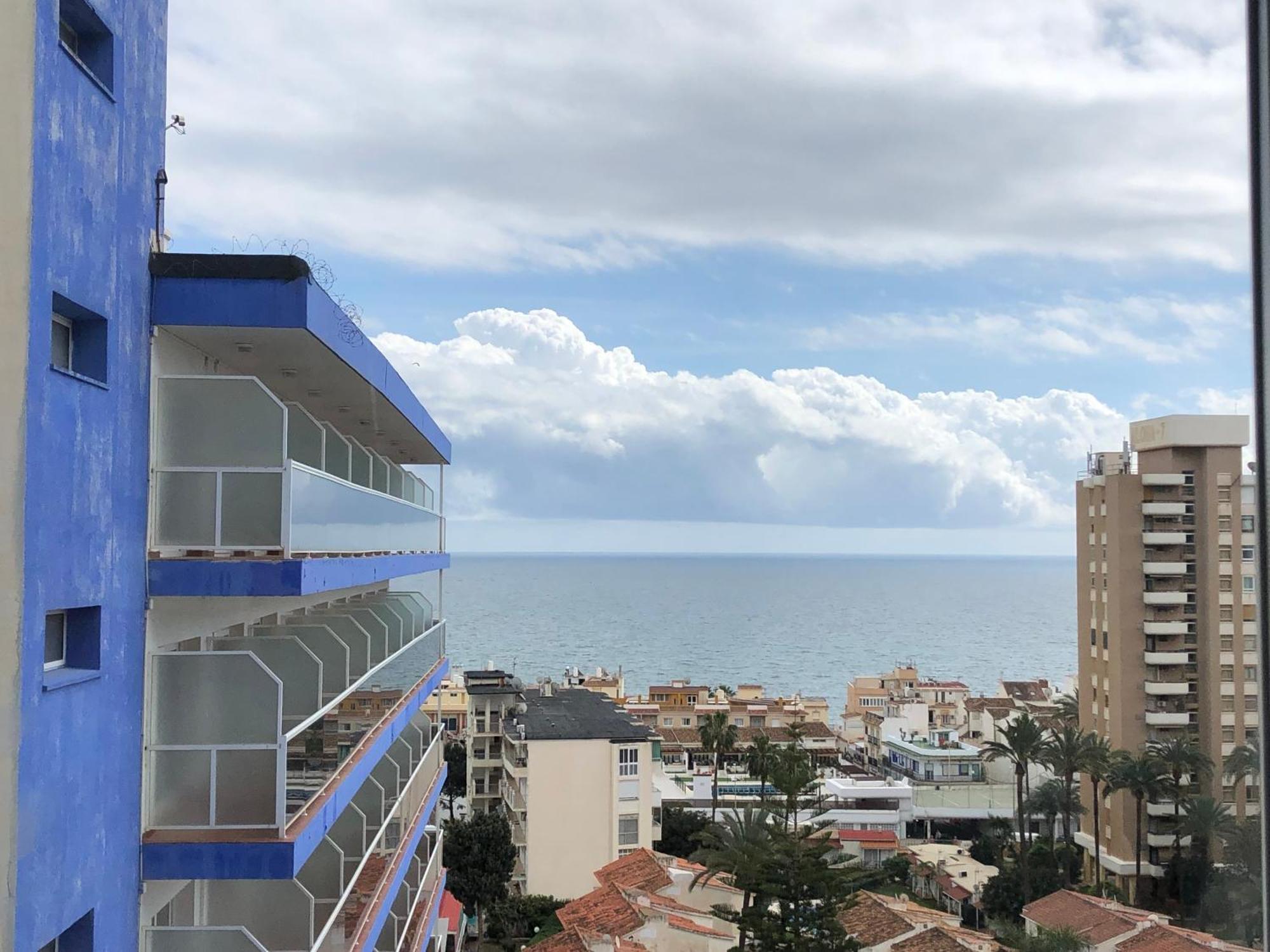 Inviting Studio With Sea View Торемолинос Екстериор снимка